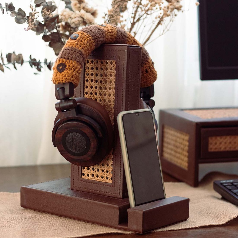 Margarita Headset & Mobile Stand