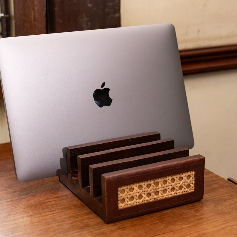 Margarita Laptop/Hard Drive Vertical Stand